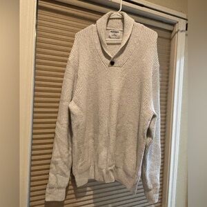 Men’s Old Navy sweater
